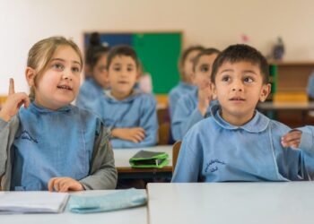 المسمار الإلكتروني | موسم عودة المدارس في لبنان.. شقاء الأسرة في وجه غلاء الأقساط