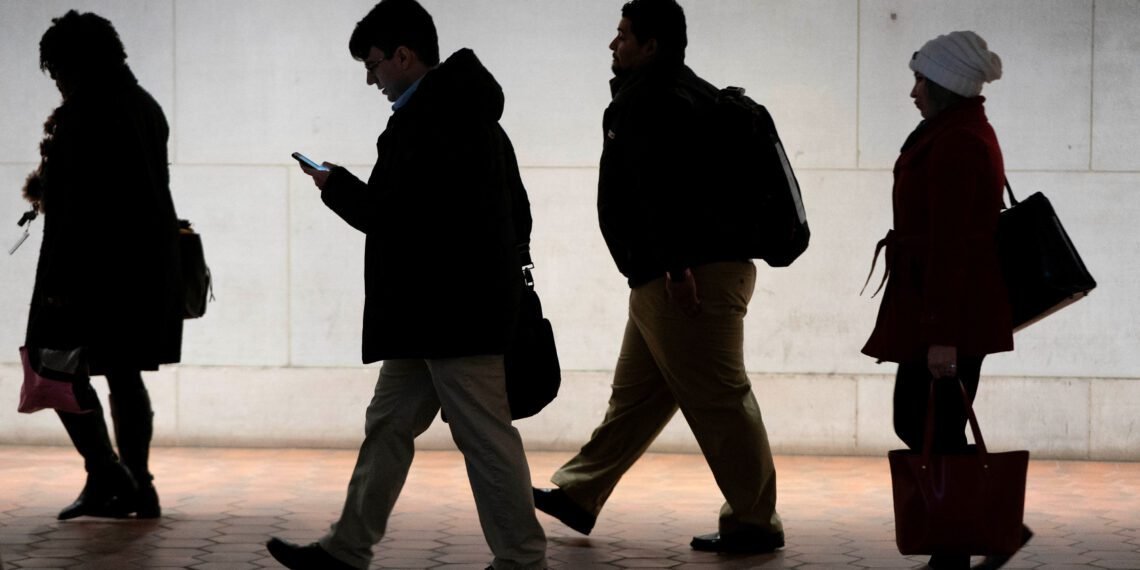 تباطؤ نمو الوظائف في أمريكا يدفع الدولار للارتفاع ومؤشرات الحذر في أسواق الأسهم 1 المسمار الإلكتروني | تباطؤ نمو الوظائف في أمريكا يدفع الدولار للارتفاع ومؤشرات الحذر في أسواق الأسهم