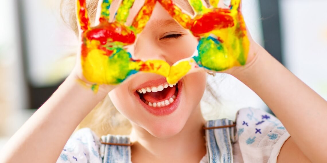 المسمار الإلكتروني | العلاج بالألوان: رحلة إلى الذات لشفاء جروح الحرب..