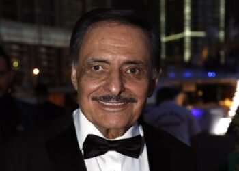 المسمار الإلكتروني | أنطوان كرباج: ملك المسرح يترجّل... تاركاً وراءه إرثاً فنياً يخلّد اسمه في سماء الإبداع..