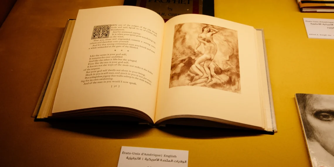 المسمار الإلكتروني | من بيروت إلى العالم: معرض يستعرض 80 ترجمة لكتاب 'النبي' لجبران خليل جبران