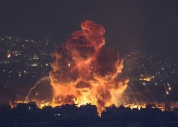 المسمار الإلكتروني | تصعيد عسكري عنيف في جنوب لبنان: الغارات الإسرائيلية وخرق الهدنة تحت مرأى العالم!