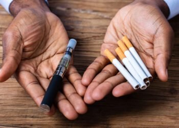 المسمار الإلكتروني | السجائر الإلكترونية: بديل صحي أم خطر مستتر؟