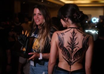 المسمار الإلكتروني | ديالا مرتضى تتألق في بيروت وتحصد مركز أول في مهرجان الوشم اللبناني 2025