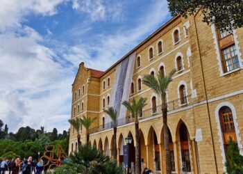 المسمار الإلكتروني | الجامعة الأميركية في بيروت تحت مجهر التطبيع!