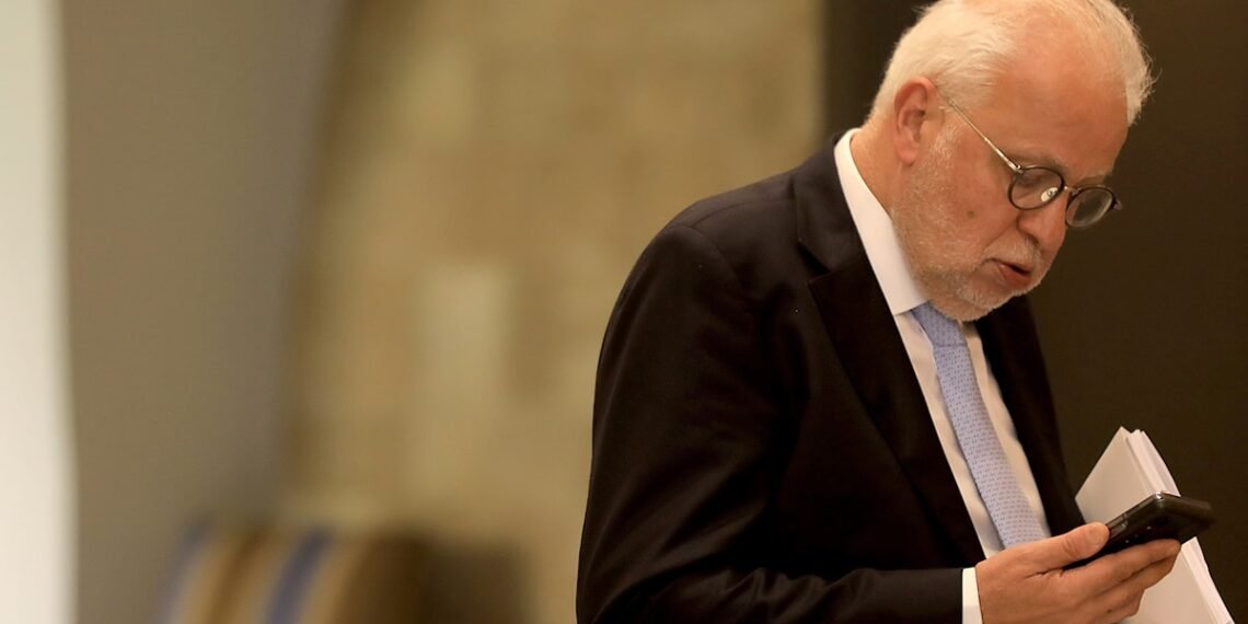 المسمار الإلكتروني | من مكافحة تبييض الأموال إلى تبييض الصلاحيات: مشروع قانون كتّاب العدل