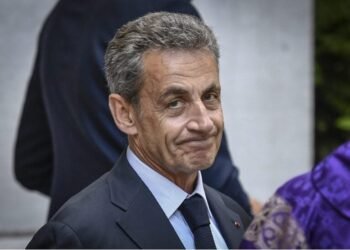 المسمار الإلكتروني | ساركوزي يدخل السجن: أول رئيس فرنسي يُدان بتهم فساد منذ الحرب العالمية الثانية