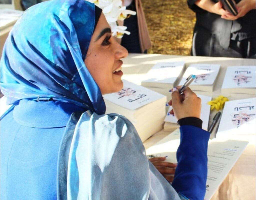 المسمار الإلكتروني | "ت ت تَأتأة": عنوانٌ يتلعثم ليصرخ بالجرأة.. كارين الحرّ توقع كتابها الأول