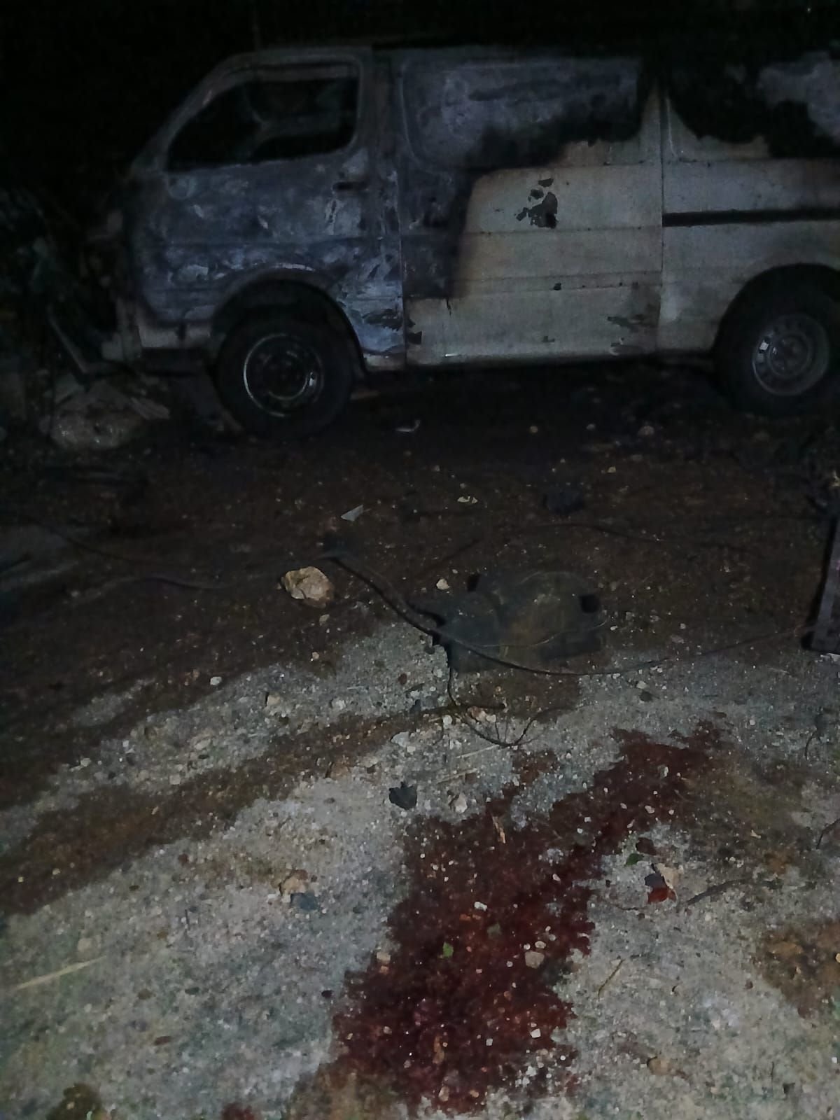 لم يسلم حتى فان الخضار من القصف، إذ استُشهد أحد المواطنين اللذين كانا على متنه وأصيب الآخر بجروح