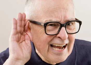 المسمار الإلكتروني | تأثير الضوضاء على تفاقم أعراض مرض باركنسون: دراسة جديدة تكشف عن علاقة بيئية هامة