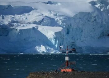 تراجع نهر “هيكتوريا” الجليدي: علامة تحذير من تسارع تغير المناخ وتأثيراته على مستوى سطح البحر