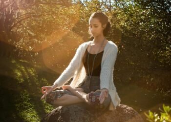 دراسة عالمية تكشف تأثير العوامل الثقافية والاقتصادية على ارتباط البشر بالطبيعة