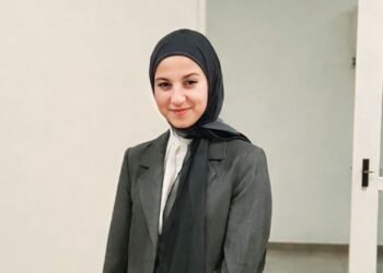 الدكتورة زهراء نبيل فقيه… حين تنتصر الإرادة على الجغرافيا والظروف