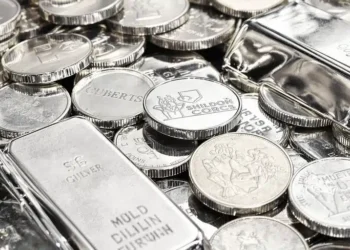 هل دخلت الفضة عصرها الذهبي؟ مكاسب قياسية وتوقعات غير مسبوقة