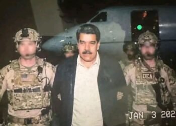 عملية غير مسبوقة في فنزويلا: كيف اعتقلت واشنطن مادورو من قلب القصر الرئاسي؟