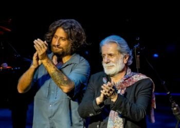 مهرجان البستان الدولي.. افتتاح بنبرة عائلية في مشهد رسمي ثقيل 1 مهرجان البستان الدولي.. افتتاح بنبرة عائلية في مشهد رسمي ثقيل