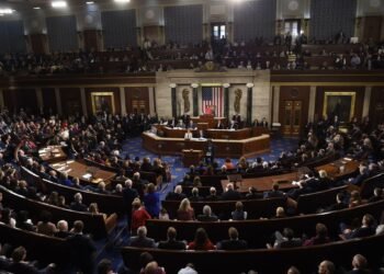 انقسام أميركي حاد حول الضربات على إيران: جدل الشرعية ومخاطر التصعيد 4 انقسام أميركي حاد حول الضربات على إيران: جدل الشرعية ومخاطر التصعيد