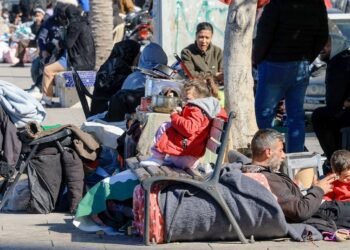 تحت المطر وفي الشوارع: رمضان يثقل كاهل نازحي الجنوب والضاحية في بيروت وصيدا..