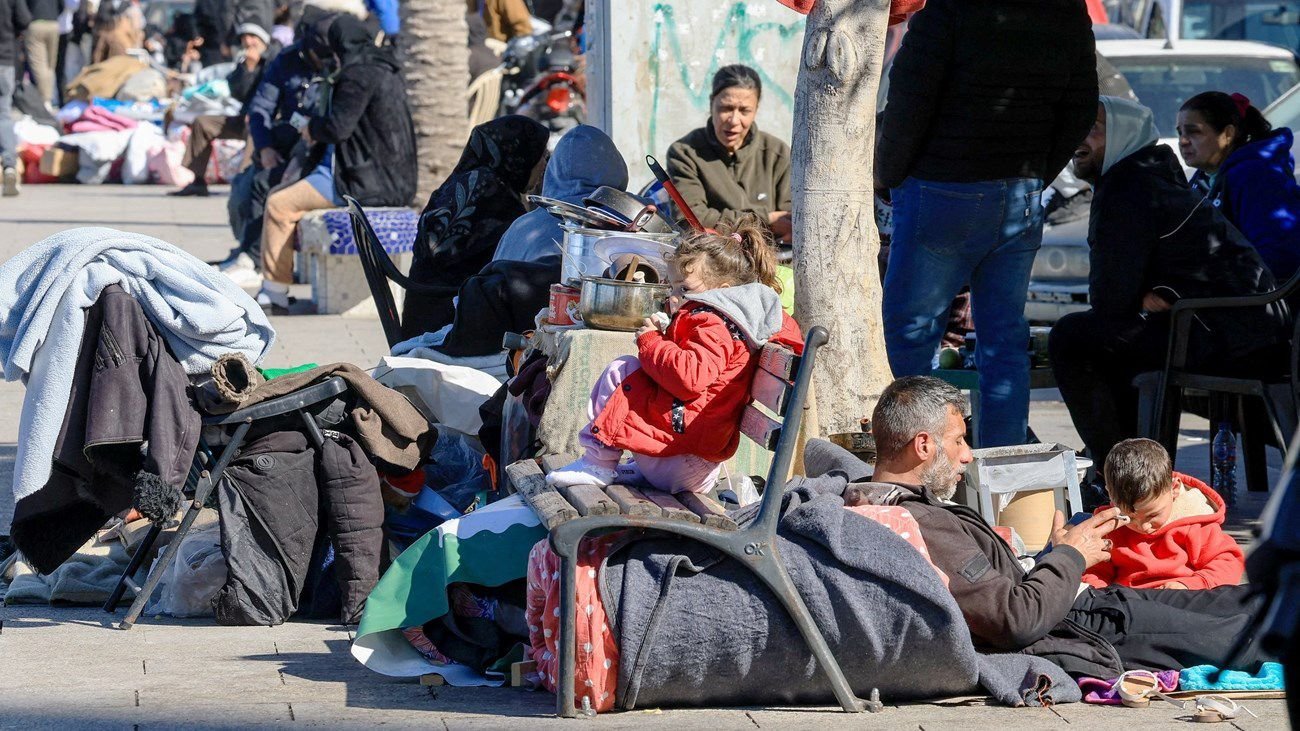 المسمار الإلكتروني | تحت المطر وفي الشوارع: رمضان يثقل كاهل نازحي الجنوب والضاحية في بيروت وصيدا..