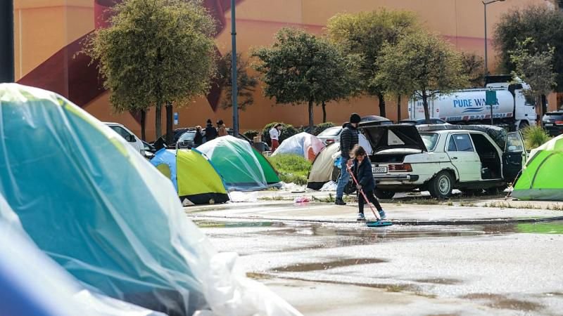 ملايين الدولارات تمر عبر وزارة الشؤون الاجتماعية.. فلماذا يغرق النازحون في الشوارع تحت المطر؟ 3 المسمار الإلكتروني | ملايين الدولارات تمر عبر وزارة الشؤون الاجتماعية.. فلماذا يغرق النازحون في الشوارع تحت المطر؟