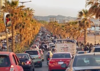 النزوح في لبنان بين القصف والشارع: مشاهد من واقع يعيشه الناس