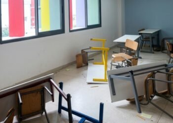 ما وراء الأقنعة المحطّمة: هل ما جرى في الـ Grand Lycée Franco-Libanais صرخة جيل أم سقوط منظومة؟
