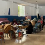 المسمار الإلكتروني | هدأت الجبهة فانطفأت الإغاثة: نازحو الجنوب عالقون بين المدارس والركام..