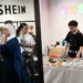 طرح «شي إن» في هونغ كونغ… اختبار لنموذج الأزياء فائقة السرعة تحت ضغط الرسوم والتنظيم 5 طرح «شي إن» في هونغ كونغ… اختبار لنموذج الأزياء فائقة السرعة تحت ضغط الرسوم والتنظيم