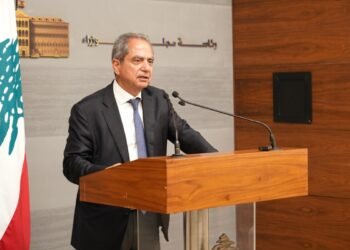 من يدفع لمن؟ تحقيق في حلقة الديون بين الكهرباء ومؤسسات المياه في لبنان!