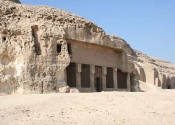 مقابر بني حسن.. حين حوّل المصري القديم الجبل إلى سجلّ للحياة