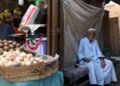 الغلاء يعيد تشكيل مائدة المصريين: أسر تقلّص غذاءها وأسواق تفقد زبائنها