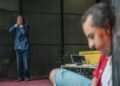 «مسرح الغرفة»… حين تصبح العتمة مساحةً لقول الحقيقة!