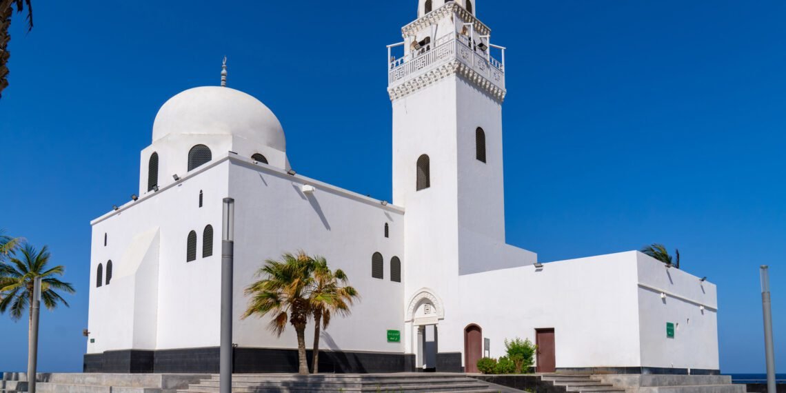 عبد الواحد الوكيل ومسجد الجزيرة: حين تحوّلت العمارة التقليدية إلى موقف في مواجهة الخرسانة.. 1 عبد الواحد الوكيل ومسجد الجزيرة: حين تحوّلت العمارة التقليدية إلى موقف في مواجهة الخرسانة..