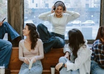 جيل «زد» والتربية التقليدية: ثورة نفسية أم مراجعة متأخرة للماضي؟