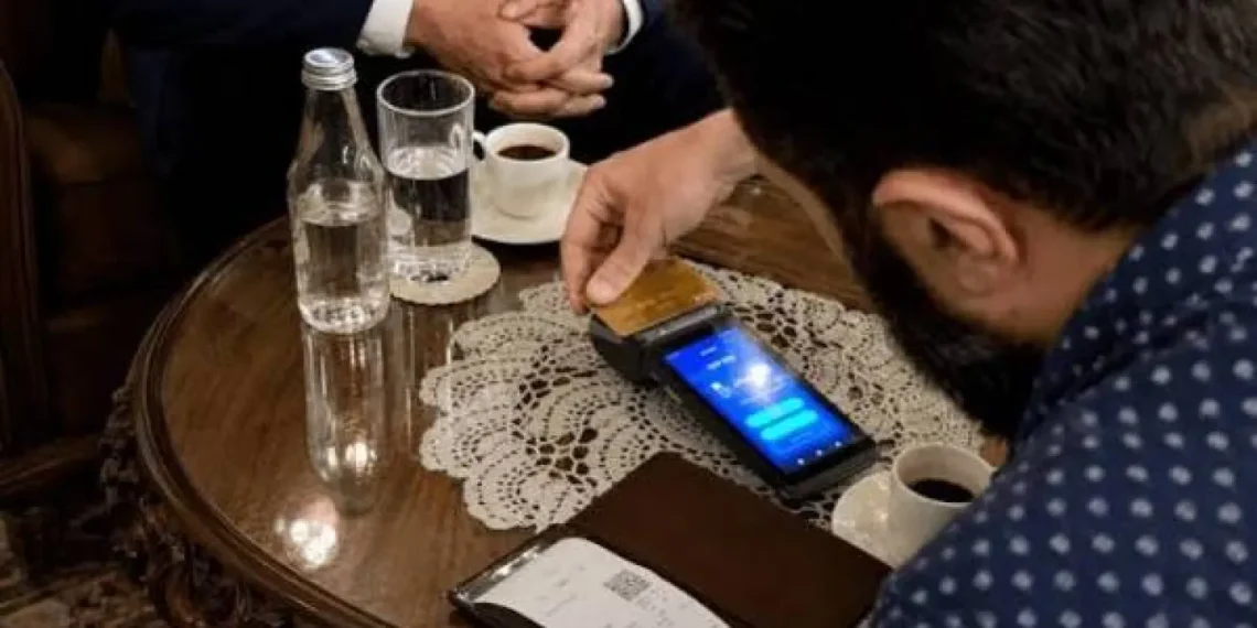 أول دفع إلكتروني ببطاقة فيزا في دمشق.. خطوة سورية نحو الاندماج المالي العالمي